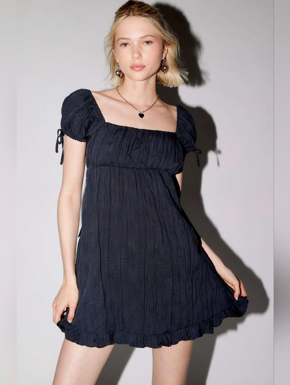 Urban Outfitters Kimchi Blue Claudette Crinkle Babydoll Mini Dress Black XL